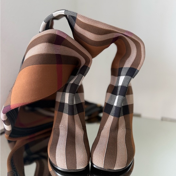 New Burberry - Checked over-the-knee boots $2,690 37 - Picture 5 of 12